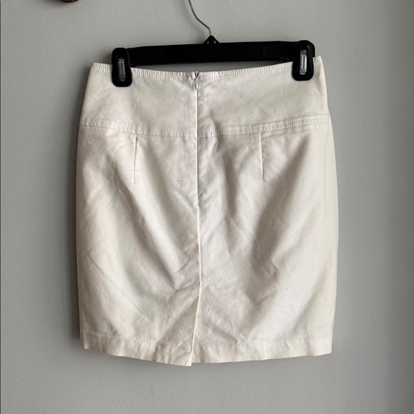 NEW white skirt size XS with gold buttons - Picture 4 of 12
